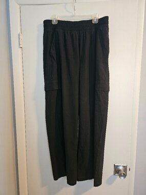 High-Waisted SleekTech Black Cargo Trouser Pants, sz L
